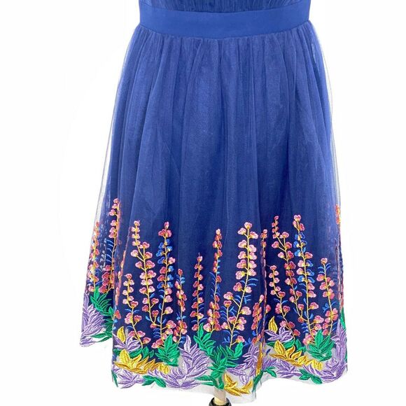 New Modcloth Geode‎ Embroidered Floral  Sleeveless Dress Medium - Picture 3 of 9